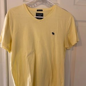 Yellow Abercrombie & Fitch T shirt
